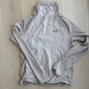 REI Light Gray/cream Pullover